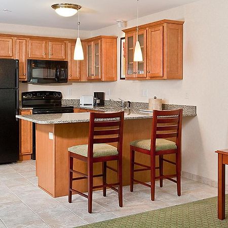 White River Inn & Suites Уайт-Ривер-Джанкшн Экстерьер фото