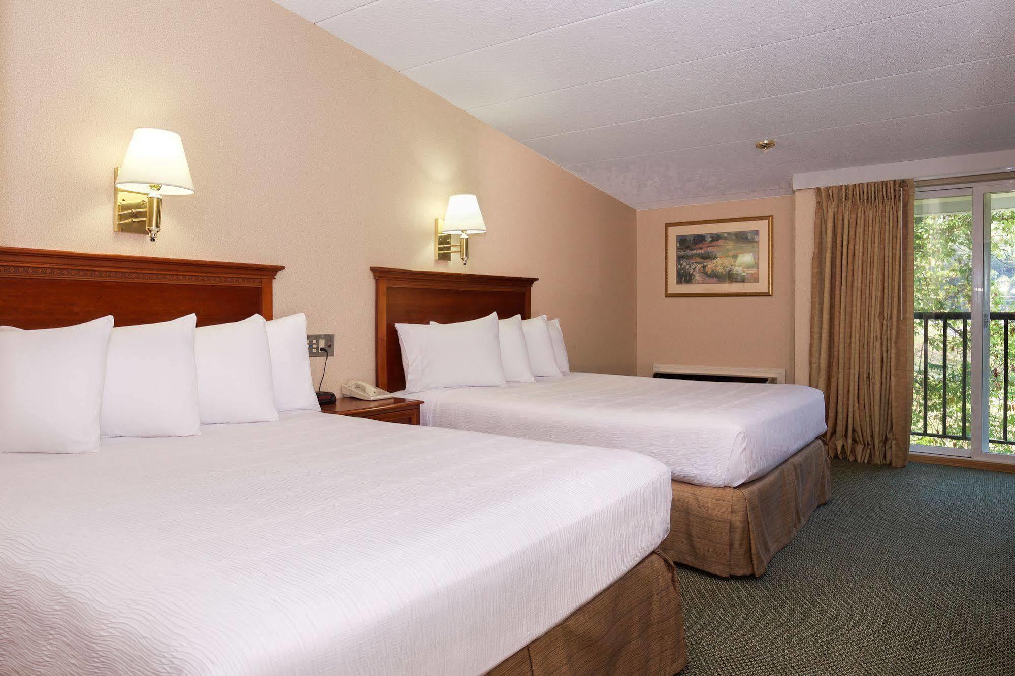 White River Inn & Suites Уайт-Ривер-Джанкшн Экстерьер фото